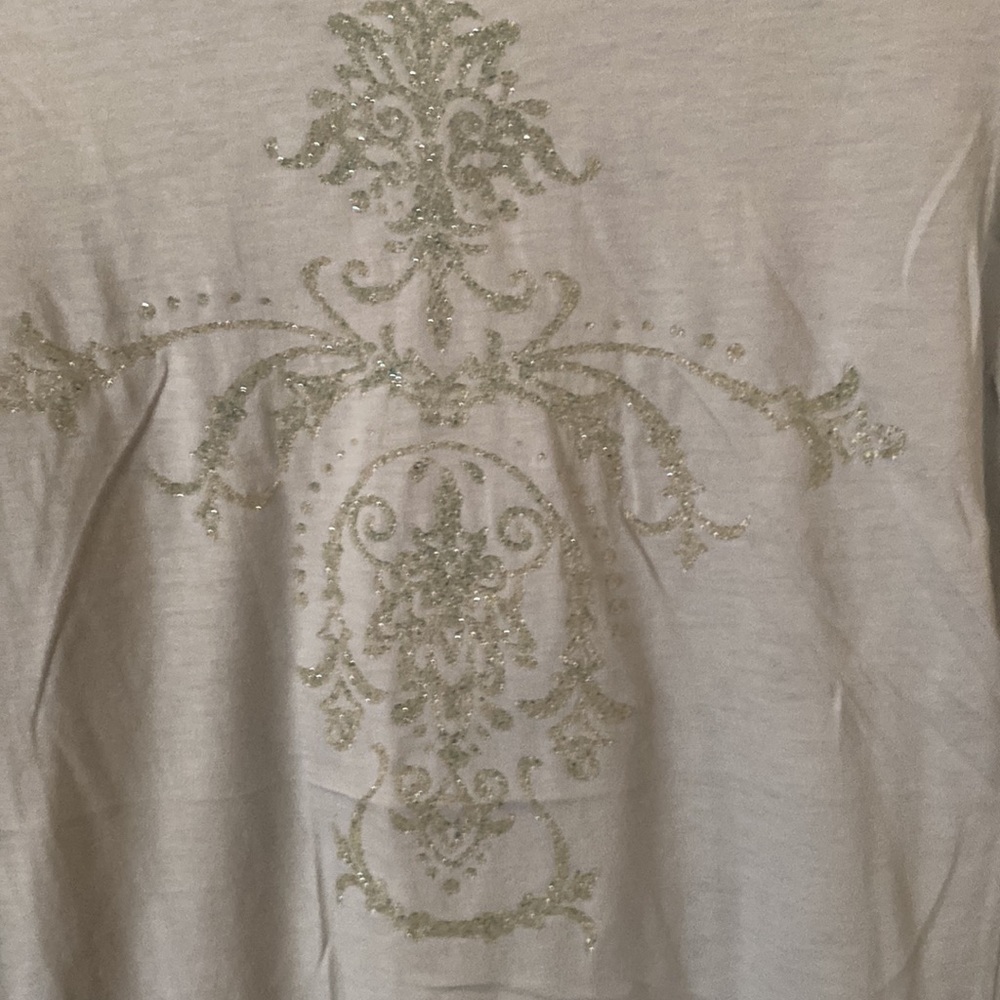 Never worn, Velvet tee with sequin design. - Picture 3 of 3